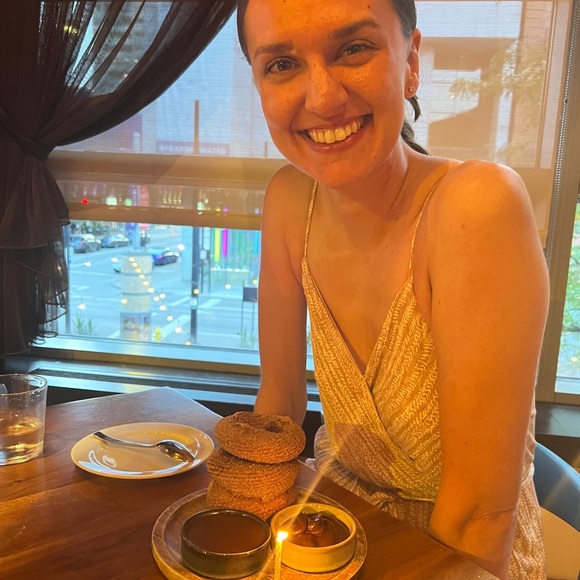 Meet your Posher, Destiney - Picture 3 of 4